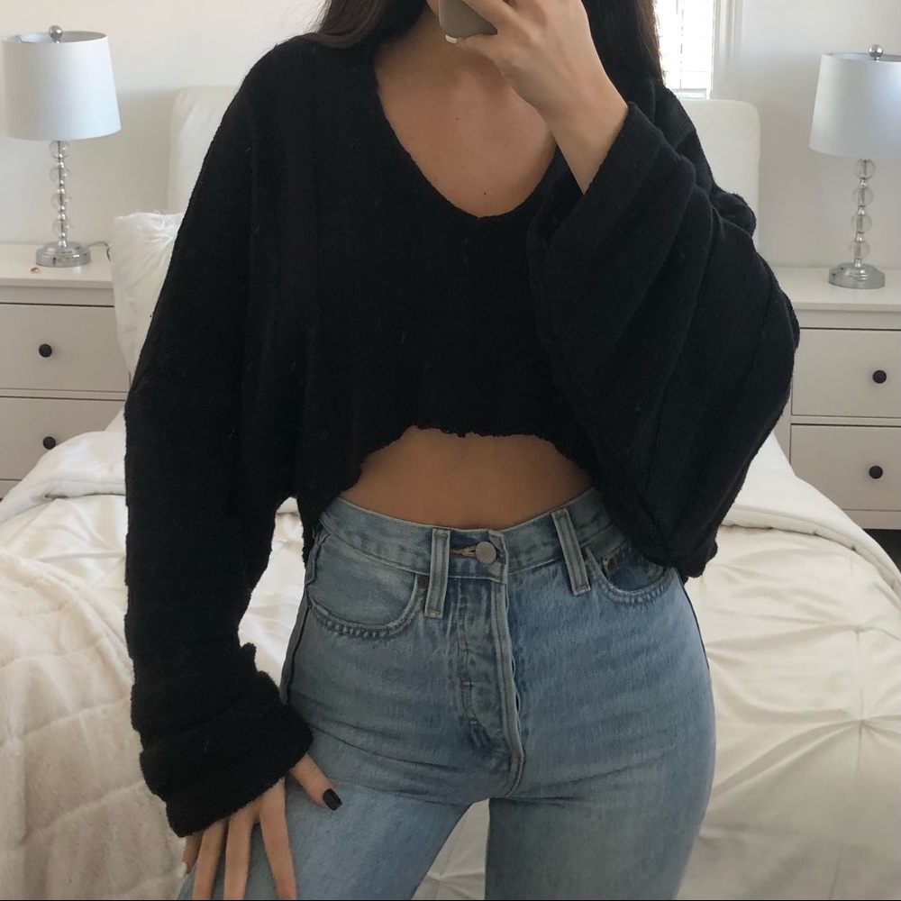 CROPPED KNIT SWEATER